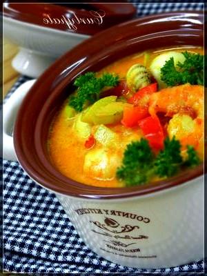 Овощной суп с морепродуктами